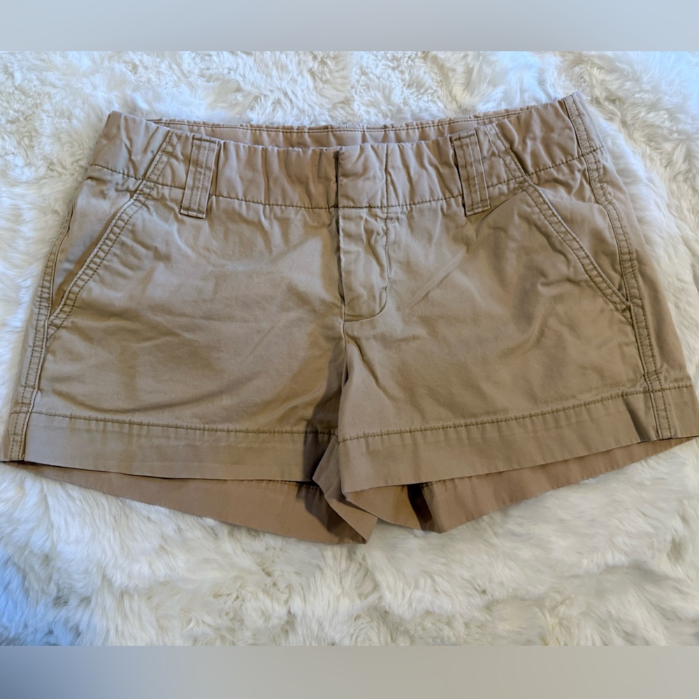 GAP Favorite Chino Khaki Shorts Size 6